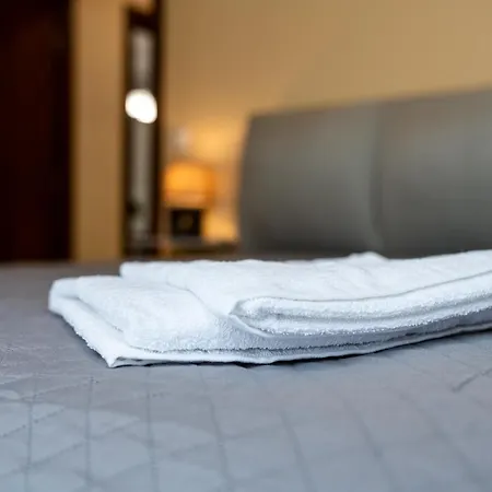 Brand New Downtown Apartment Warna