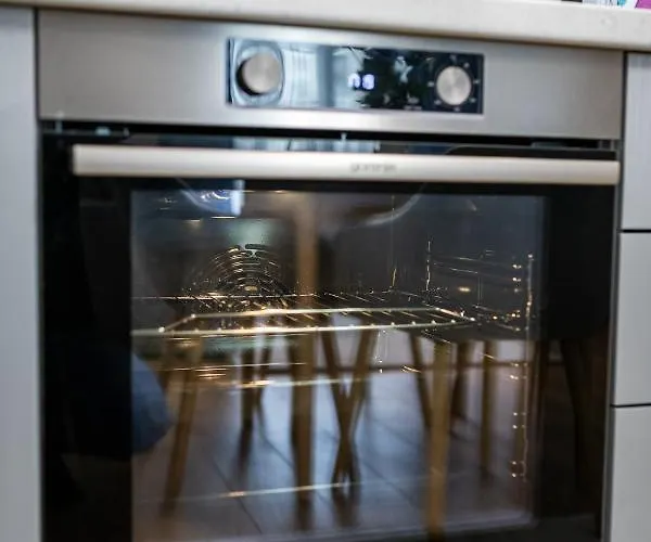 Brand New Downtown * فارنا